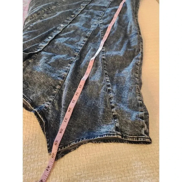 LOGO by Lori Goldstein Sleeveless Acid Wash Denim Button Up Asymmetric Dress - Picture 7 of 9